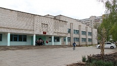Входная группа Школа № 57.  Восточная,  12